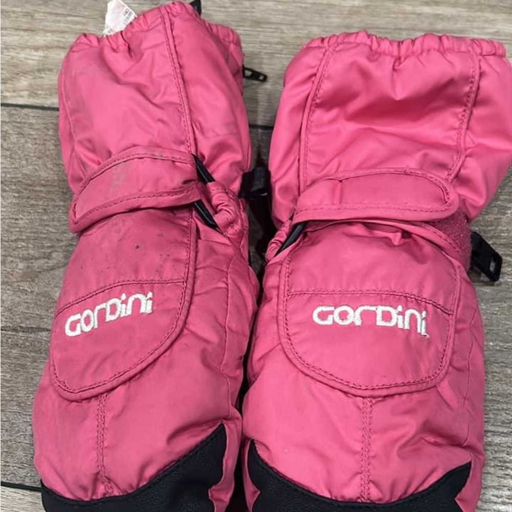 Youth large mittens, used but in great condition